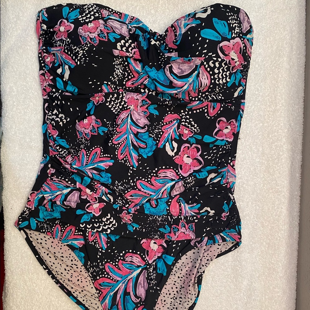 Swimsuit with built in tummy control